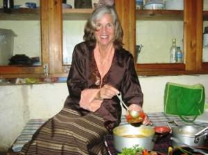 Serving roast barley soup in traditional kira